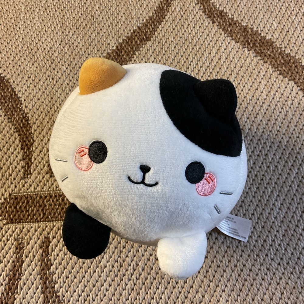 Honeymaru mochi cat plush